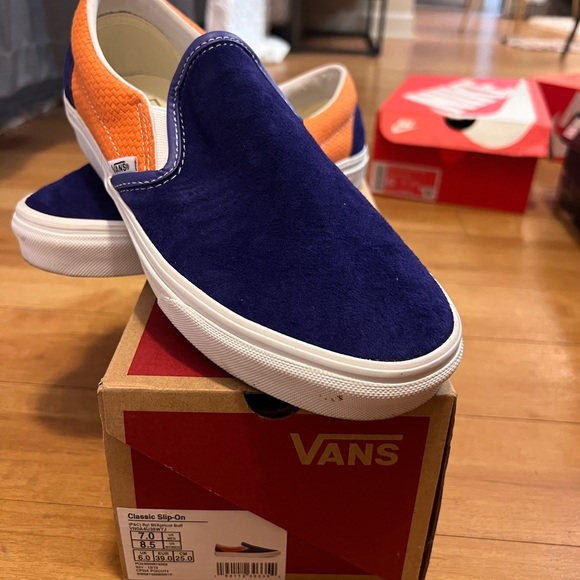 Vans - Picture 4 of 4